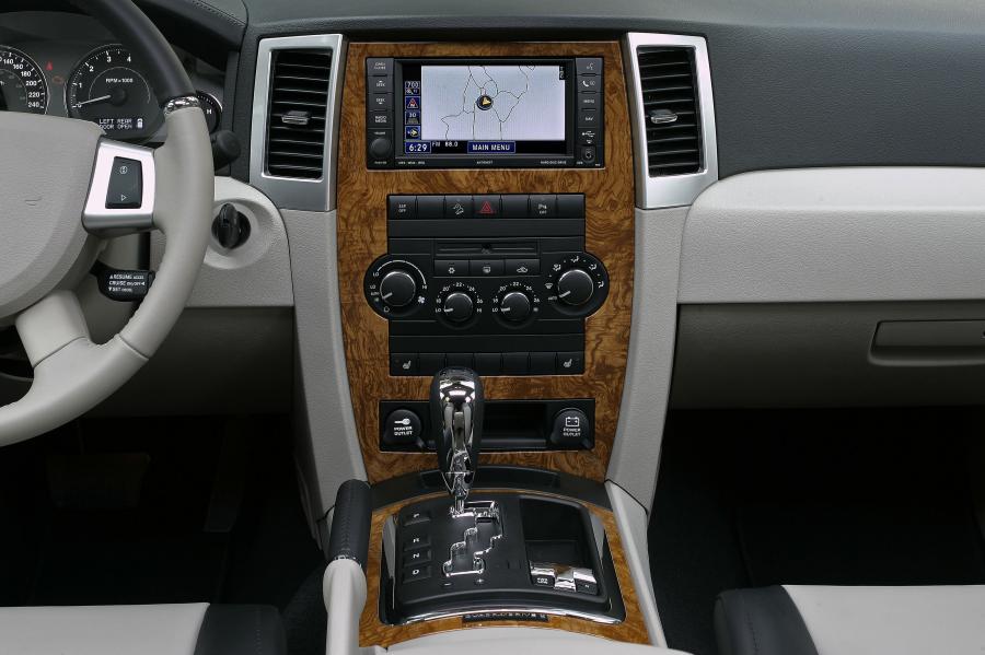  Jeep Grand Cherokee 2008 года  (фото 28 из 48)